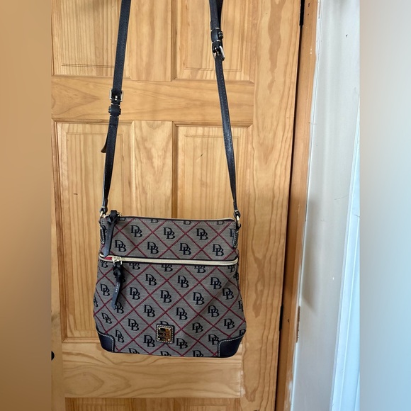 VTG 2000’s Dooney & Bourke Monogrammed Grey/Red Shoulder Crossbody Bag, K9187561 - Picture 16 of 16